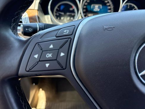 Used 2014 Mercedes-Benz E 250 BlueTEC 4MATIC Sedan image 27