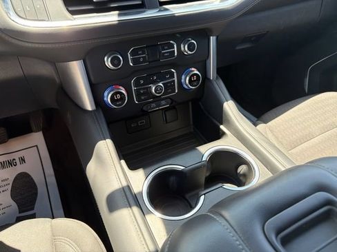 Used 2022 GMC Yukon SLE w/ Gmc Pro Safety Plus Package AWD/4WD image 35