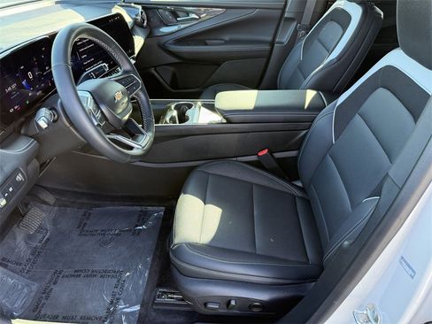 Used 2024 Chevrolet Blazer EV LT image 10