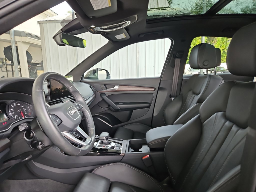 Used 2023 Audi Q5 2.0T Premium w/ Convenience Package AWD/4WD image 23