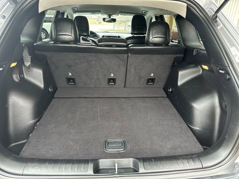 Used 2019 Jeep Cherokee Limited image 9