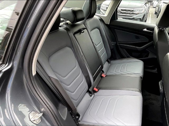 Used 2026 Volkswagen Jetta SEL FWD image 24