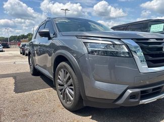 Used 2024 Nissan Pathfinder SL w/ SL Premium Package AWD/4WD video 2