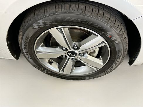 Used 2018 Kia Forte LX w/ LX Popular Package image 11