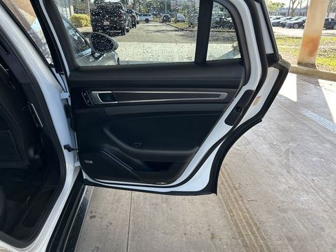 Used 2020 Porsche Panamera GTS image 37