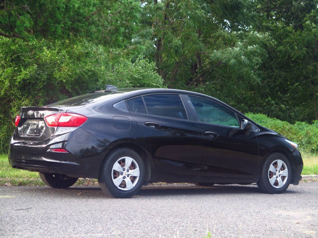 Used 2016 Chevrolet Cruze LS FWD image 4