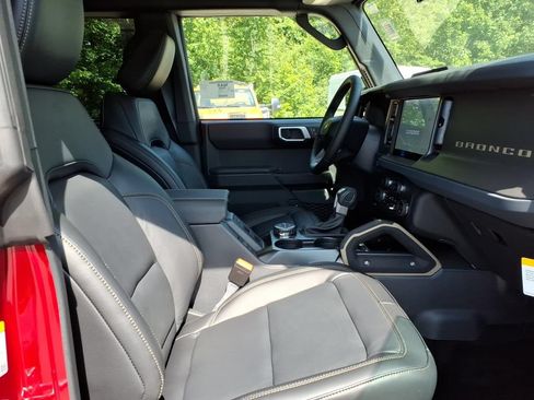 New 2026 Ford Bronco Badlands AWD/4WD image 9