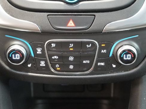 Used 2020 Chevrolet Equinox LT w/ Driver Convenience Package AWD/4WD image 22
