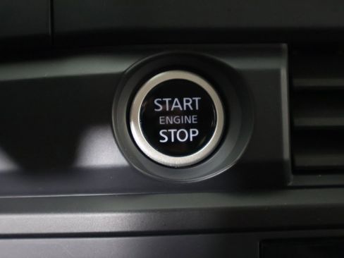 Used 2024 Nissan Pathfinder S image 38