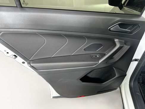 Used 2022 Volkswagen Tiguan SE R-Line FWD image 27