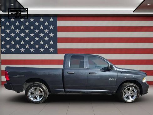 Used 2017 RAM 1500 Express w/ Express Value Package AWD/4WD image 4