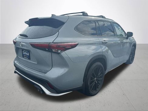 Certified 2025 Toyota Highlander XSE image 7