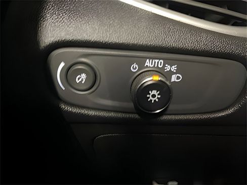 Used 2022 Chevrolet Malibu LT image 34