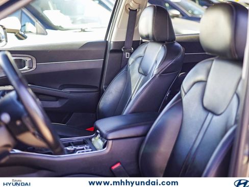 Used 2021 Kia Sorento EX FWD image 17