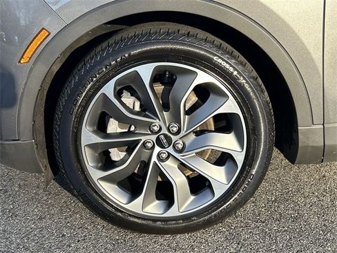 Used 2023 Lincoln Nautilus Reserve w/ Luxury Package image 10