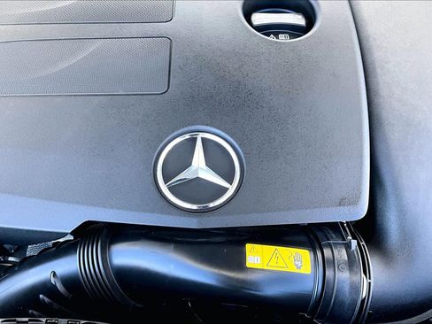 Used 2022 Mercedes-Benz GLC 300 GLC 300 image 31