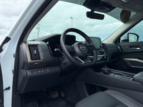 Used 2025 Nissan Pathfinder Platinum w/ Cargo Package FWD image 11