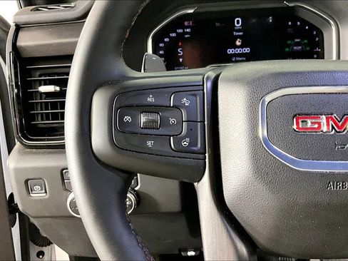 Used 2025 GMC Sierra 1500 AT4 w/ AT4 Premium Package AWD/4WD image 9