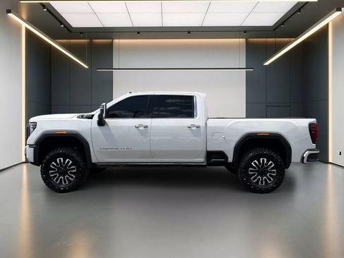Used 2025 GMC Sierra 2500 Denali Ultimate AWD/4WD image 2
