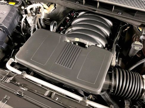 Used 2025 Chevrolet Suburban Premier image 43