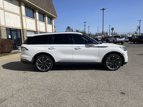 Used 2021 Lincoln Aviator Reserve w/ Equipment Group 201A image 3