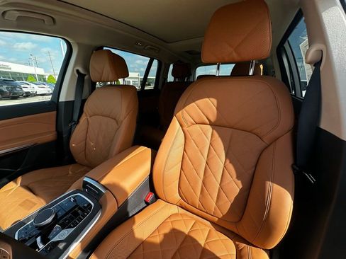Certified 2026 BMW X7 xDrive40i image 9