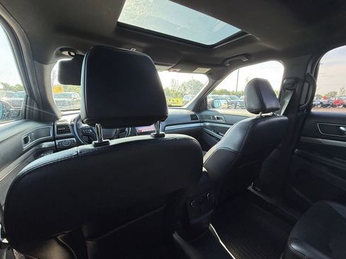 Used 2019 Ford Explorer XLT w/ Equipment Group 202A FWD image 24