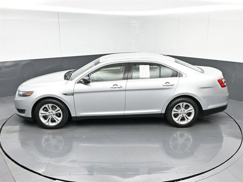 Used 2019 Ford Taurus SE FWD image 28