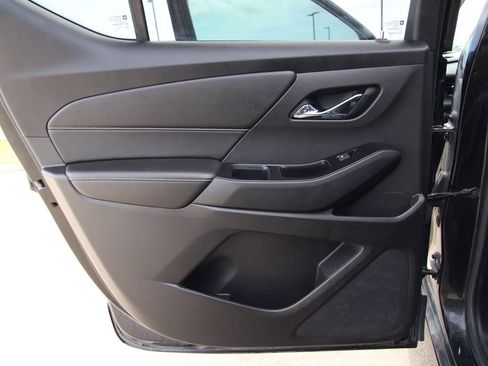 Used 2019 Chevrolet Traverse LT w/ LPO, Blackout Package AWD/4WD image 41