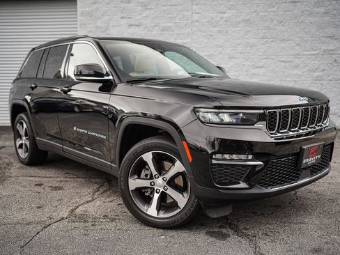 Used 2023 Jeep Grand Cherokee 4WD 4xe w/ Luxury Tech Group II image 9