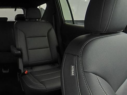 Used 2025 Chevrolet Traverse LT AWD/4WD image 29