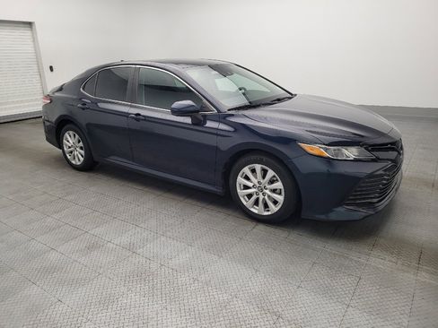 Used 2020 Toyota Camry LE image 11