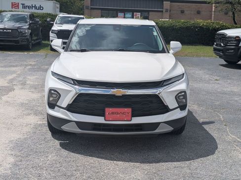 Used 2023 Chevrolet Blazer LT FWD image 2