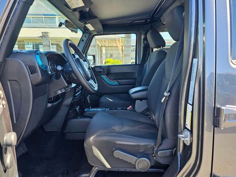 Used 2016 Jeep Wrangler Unlimited Sport AWD/4WD image 21