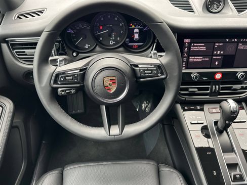 Used 2025 Porsche Macan AWD/4WD image 16