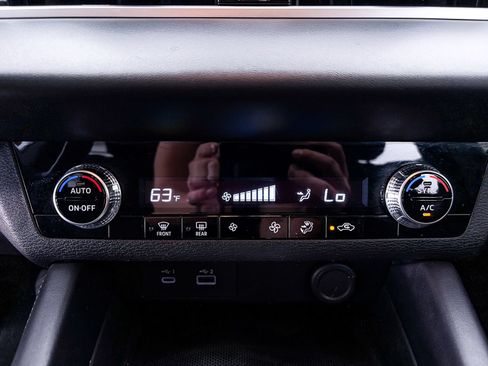 Used 2023 Mitsubishi Outlander ES FWD image 21