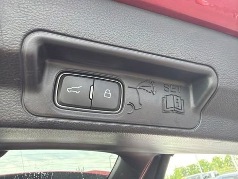 Used 2022 Ford Explorer Platinum w/ Equipment Group 601A AWD/4WD image 12