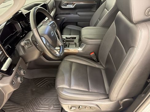 Used 2025 Chevrolet Silverado 1500 LT Trail Boss w/ LT Trail Boss Premium Package AWD/4WD image 5