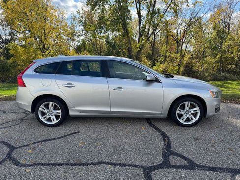 Used 2015 Volvo V60 T5 Premier Plus image 4