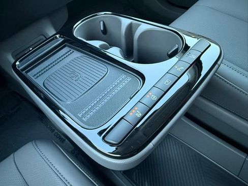 Used 2025 Hyundai Ioniq 5 SEL image 30