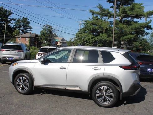 Used 2023 Nissan Rogue SV image 12