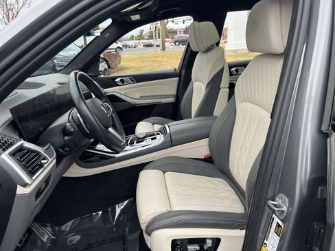 Used 2023 BMW X7 xDrive40i w/ M Sport Package image 13