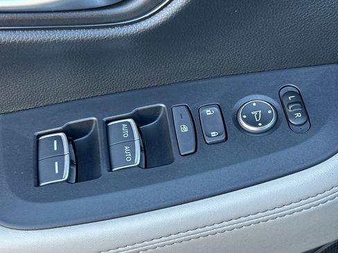 New 2026 Honda HR-V EX-L image 24