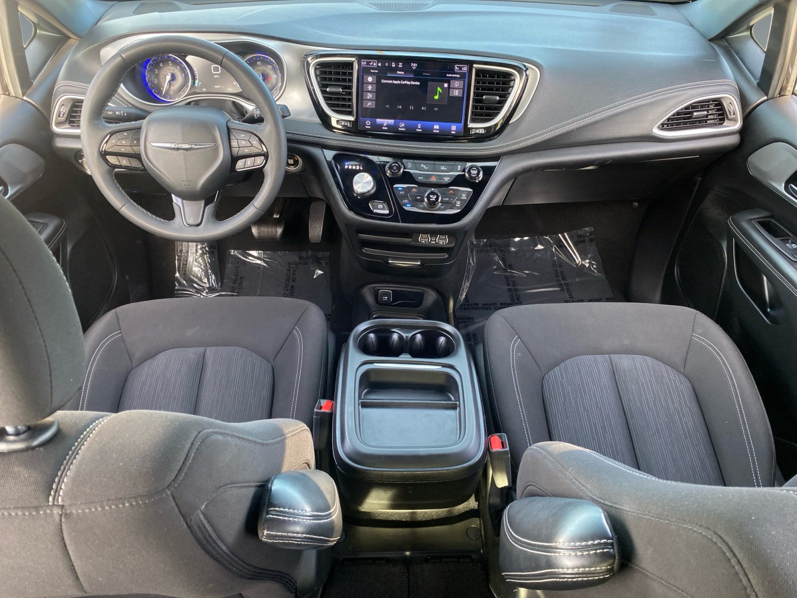 Used 2024 Chrysler Pacifica Touring FWD image 10
