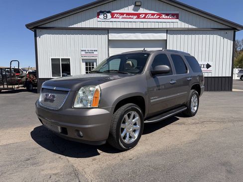 Used 2011 GMC Yukon Denali AWD/4WD image 1
