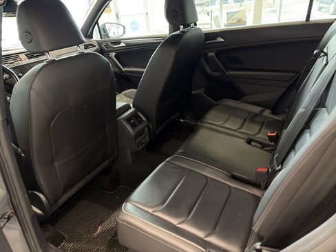 Used 2020 Volkswagen Tiguan SEL Premium R-Line image 12