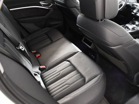 Used 2021 Audi e-tron Prestige w/ Prestige Package image 20