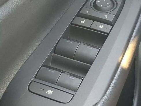 New 2026 Toyota Prius Plug-In Hybrid FWD image 21