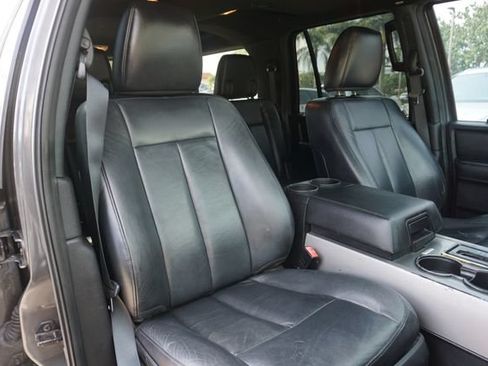 Used 2017 Ford Expedition EL XLT w/ Equipment Group 201A RWD image 2