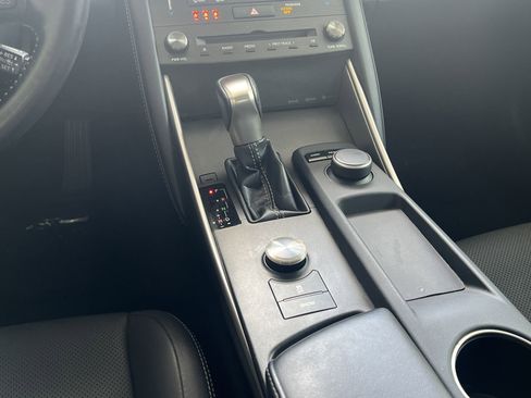 Used 2020 Lexus IS 300 image 39